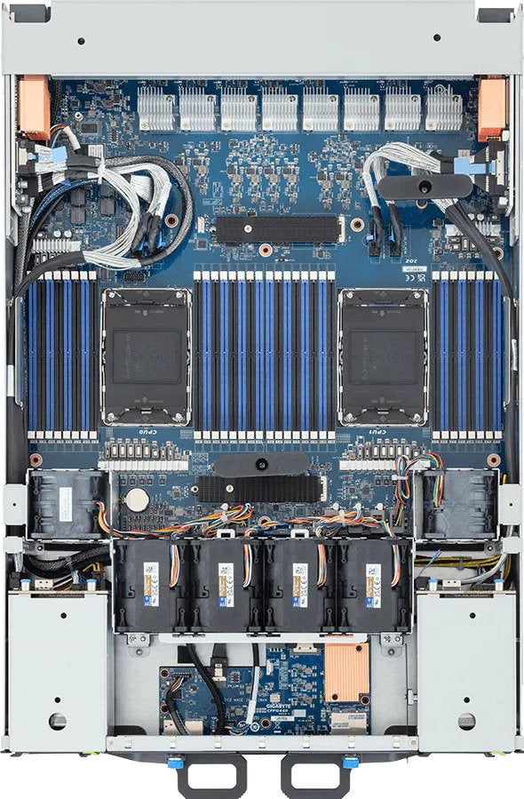GIGABYTE G894-SD3 – oficiální produktová fotografie (3/4)