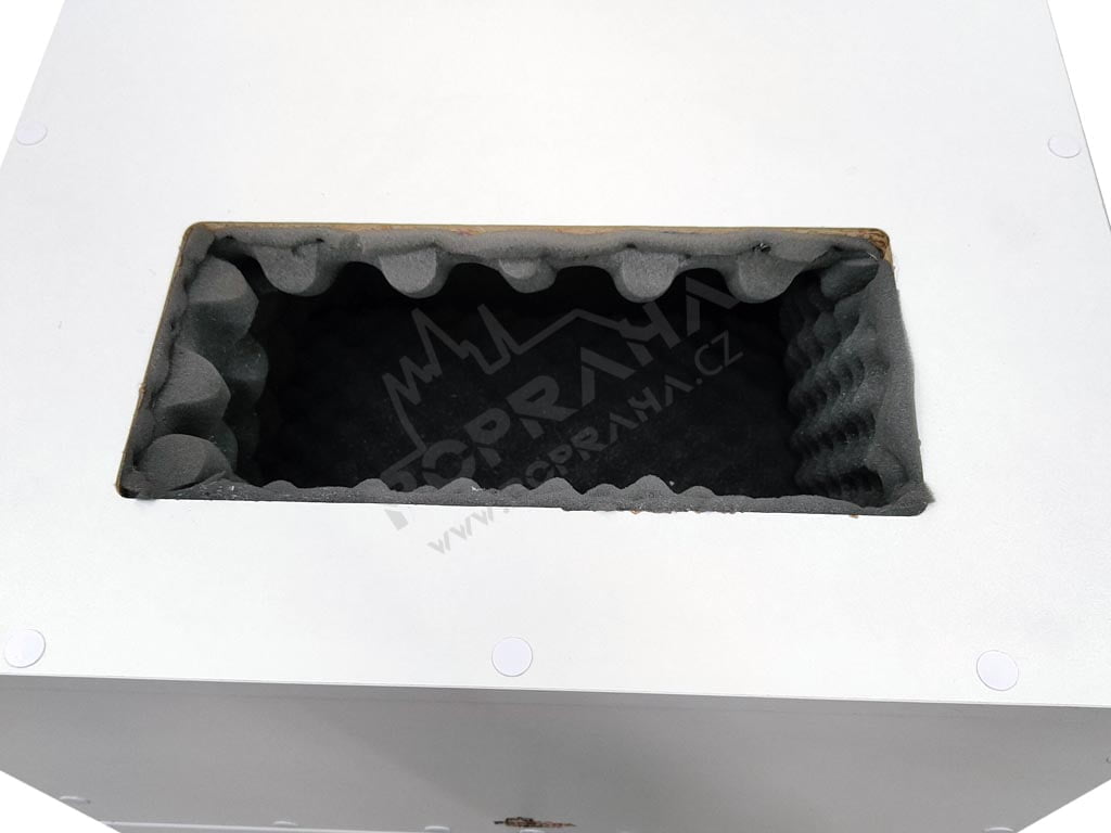 Antihlukový box PC Praha 40 – pohled z boku