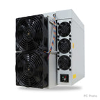 Antminer KS5 – Schrägansicht von vorn