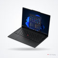 Lenovo ThinkPad E14 Gen 7 – oficiální foto výrobce, pohled zepředu šikmo