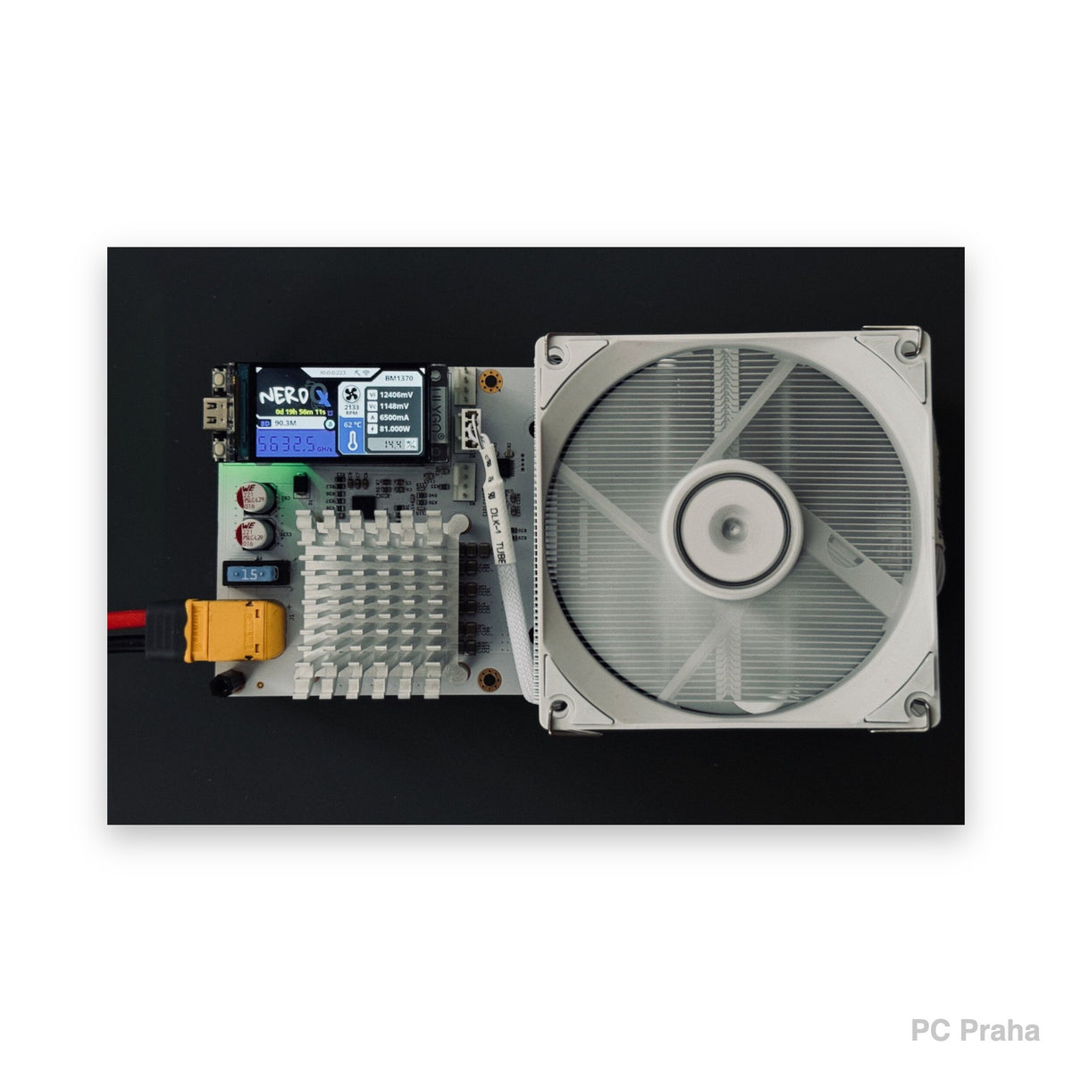 NerdQX – top view with fan and display