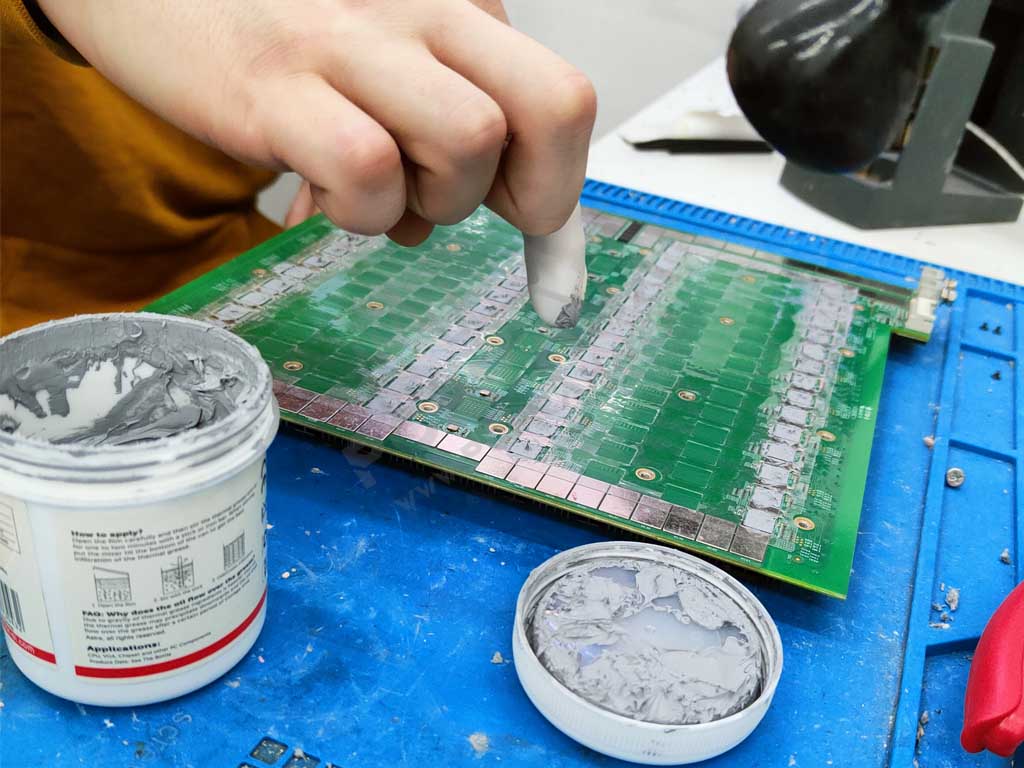 Výmena teplovodivej pasty pri IceRiver ASIC (servis)