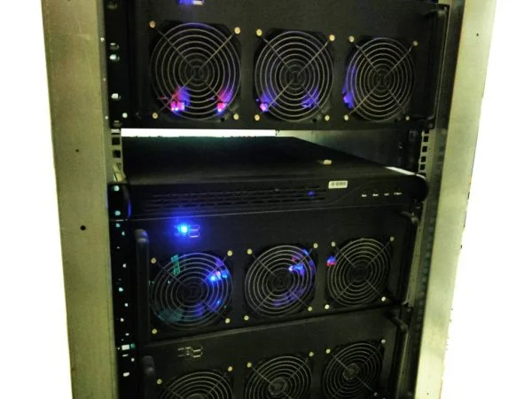 IASMINER RIG X4-1U minerit ETH (520MH) – 240w