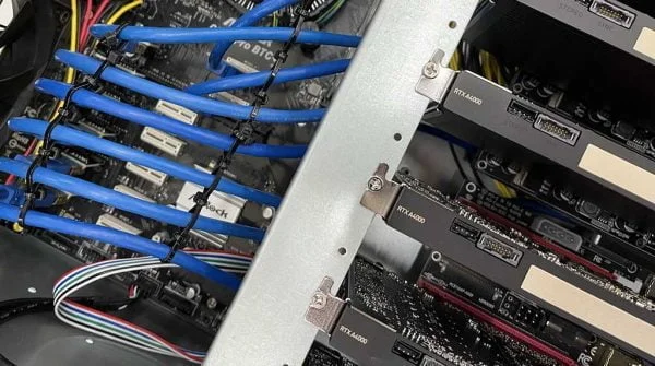 Machine minière 8x A4000 – 500 MH/s