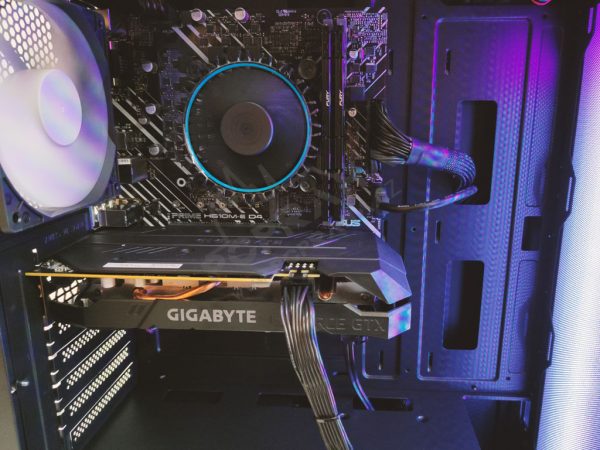 Herní PCPRAHA CPU intel 4.3 GHz Level 1.0