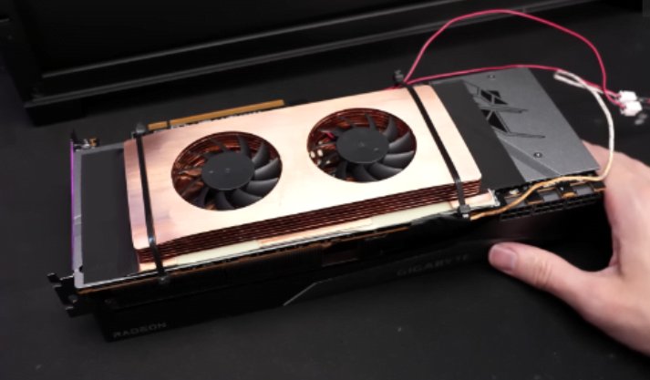 famous-overclocker-tested-unusual-copper-radiator-for-the-back-panel-radeon-rx-6900-xt