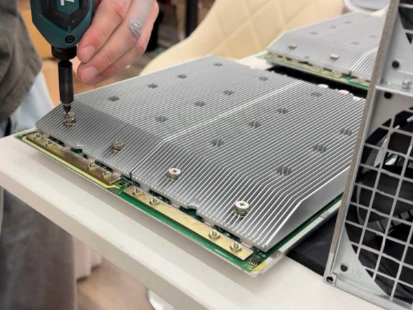 Oprava Antminer KS5 PRO, AL1, S21, T21, L7, L9